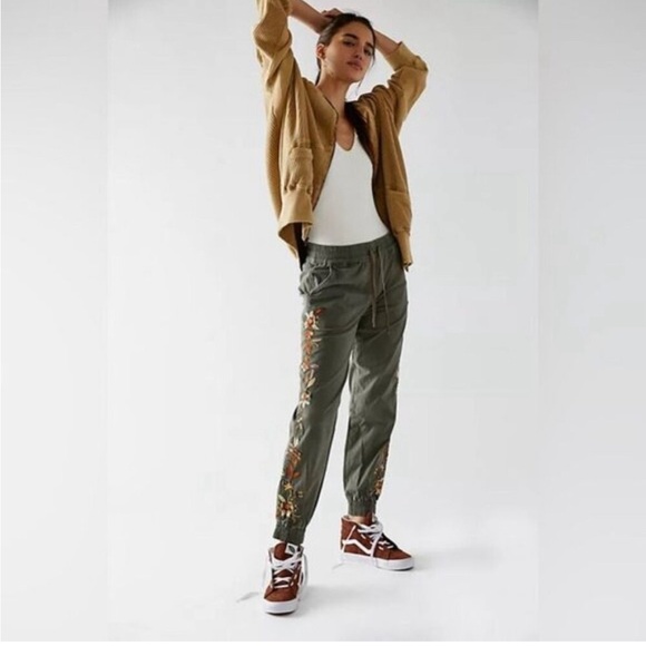 NWT Free People X Driftwood Floral Joggers
